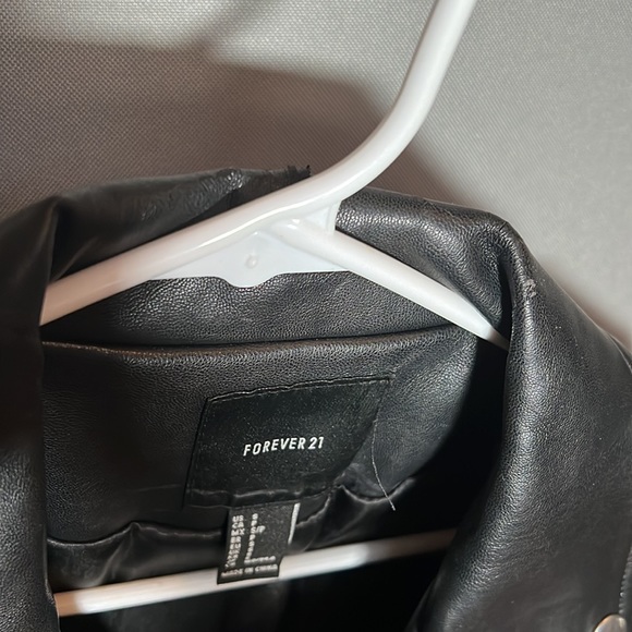 Black Leather Fringe Jacket - Picture 6 of 11